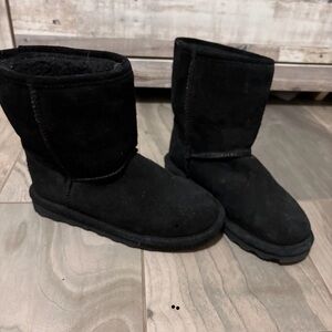Black winter boots slightly used